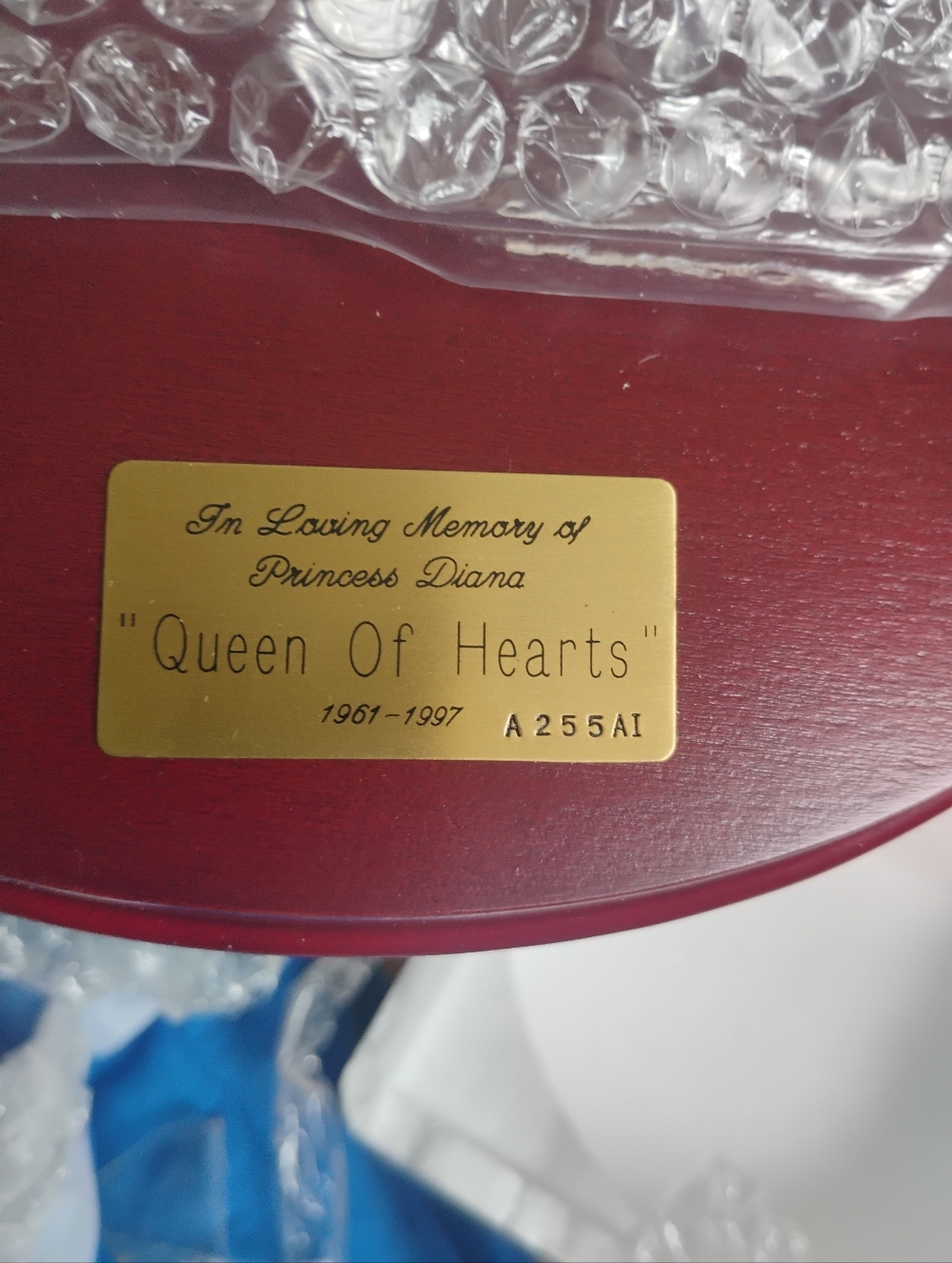 Princess Diana Queen Of Hearts Doll - Picture 10 of 15